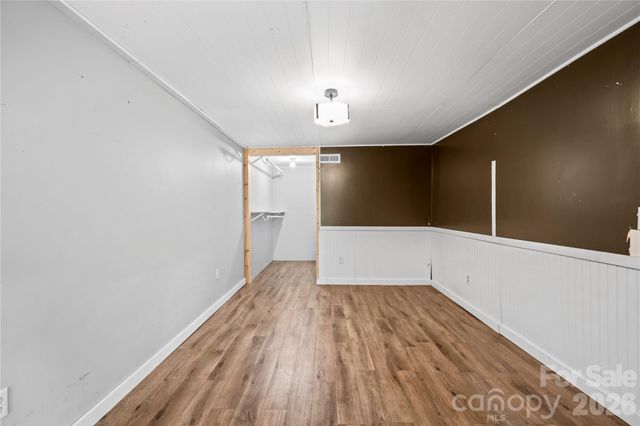 882 Queentown Road, Canton, NC 28716