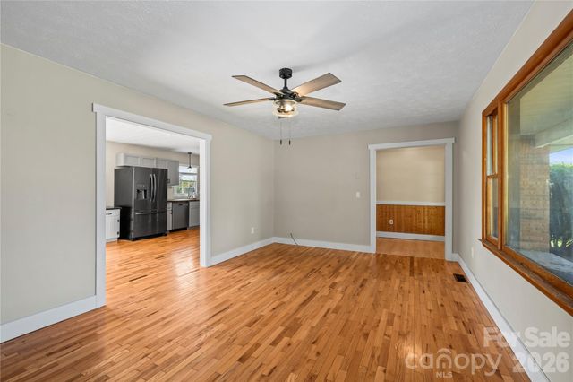 882 Queentown Road, Canton, NC 28716