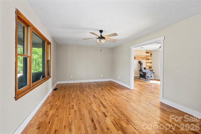 882 Queentown Road, Canton, NC 28716