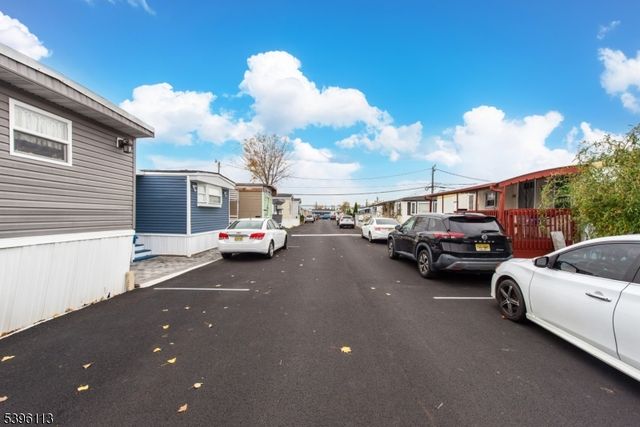 39 Helen Drive, Moonachie Boro, NJ 07074