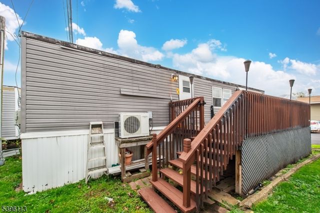 39 Helen Drive, Moonachie Boro, NJ 07074