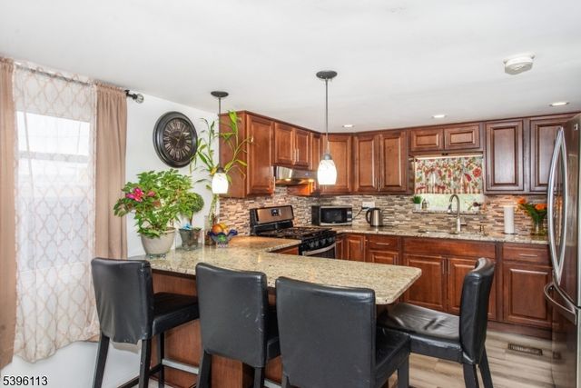 39 Helen Drive, Moonachie Boro, NJ 07074