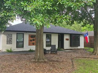 211 S Poplar Street, Tomball, TX 77375