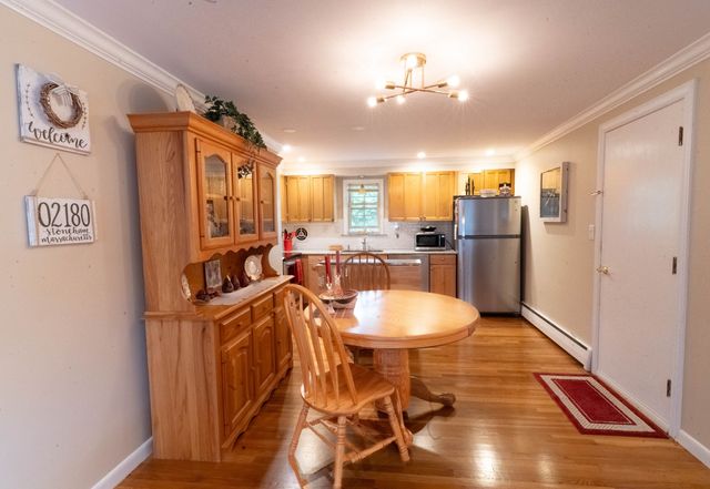 4 Nixon Ln 5, Stoneham, MA 02180