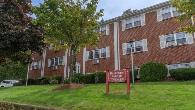 4 Nixon Ln 5, Stoneham, MA 02180