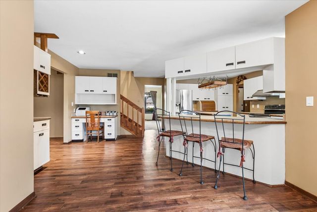 11S514 Webster Lane, Naperville, IL 60564