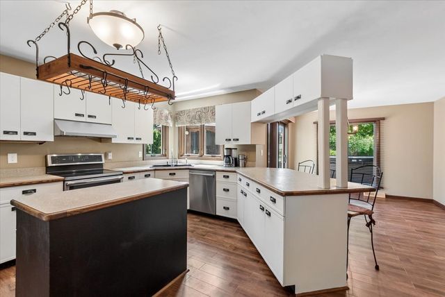 11S514 Webster Lane, Naperville, IL 60564