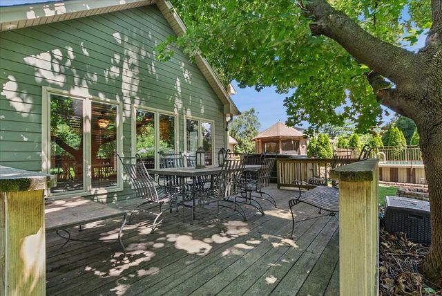 11S514 Webster Lane, Naperville, IL 60564