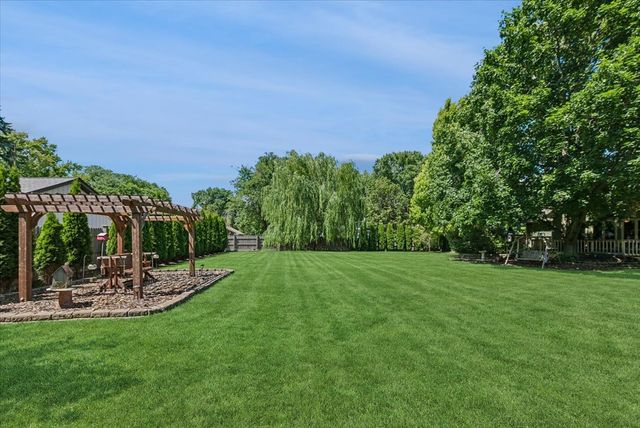 11S514 Webster Lane, Naperville, IL 60564