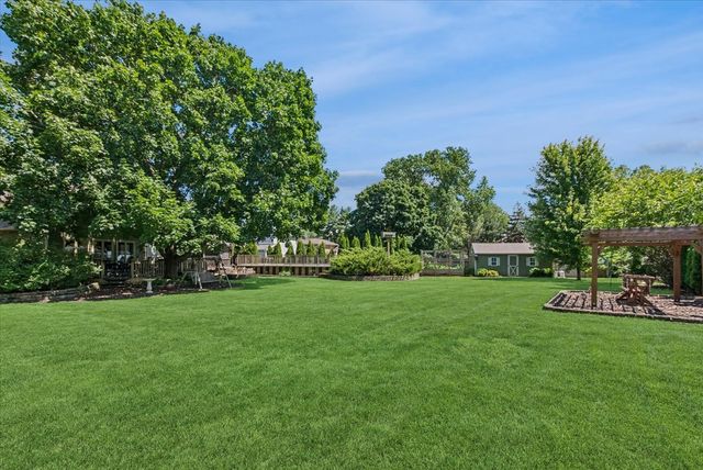 11S514 Webster Lane, Naperville, IL 60564