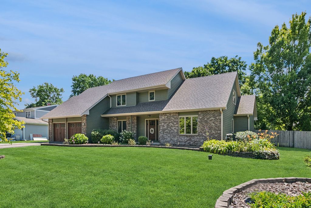 11S514 Webster Lane, Naperville, IL 60564