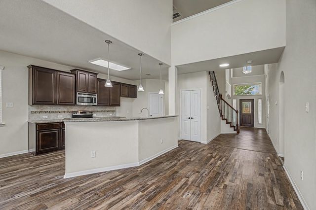 4022 Cypress Point Drive, Mont Belvieu, TX 77523
