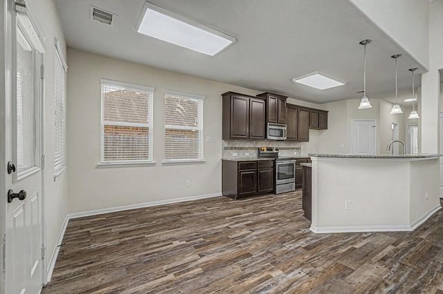 4022 Cypress Point Drive, Mont Belvieu, TX 77523