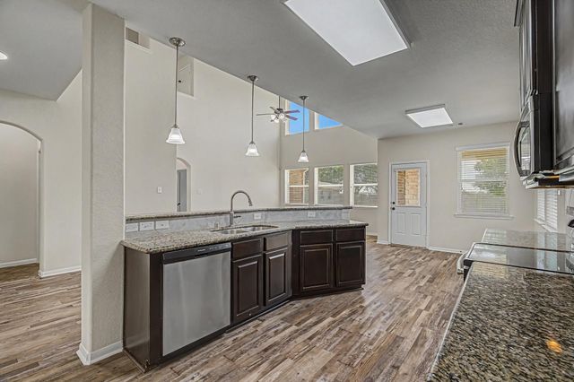 4022 Cypress Point Drive, Mont Belvieu, TX 77523