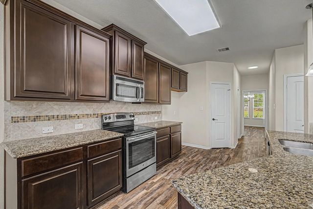 4022 Cypress Point Drive, Mont Belvieu, TX 77523