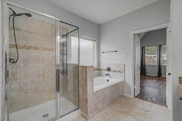 4022 Cypress Point Drive, Mont Belvieu, TX 77523
