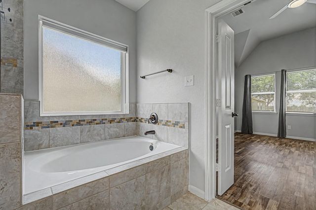 4022 Cypress Point Drive, Mont Belvieu, TX 77523