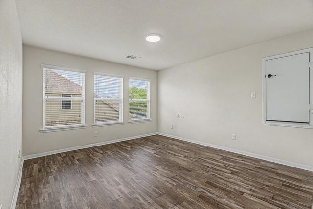 4022 Cypress Point Drive, Mont Belvieu, TX 77523