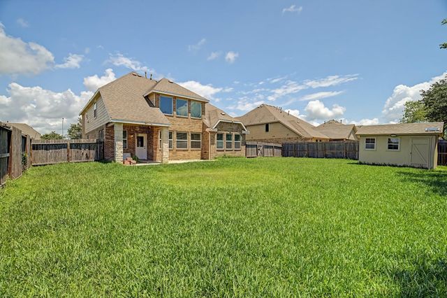 4022 Cypress Point Drive, Mont Belvieu, TX 77523
