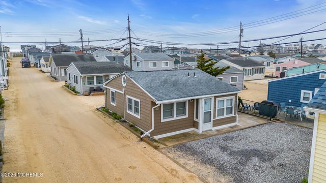 33 E Bonita Way, Lavallette, NJ 08735