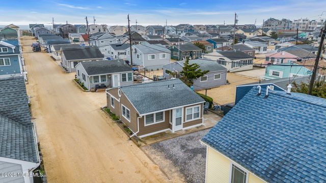 33 E Bonita Way, Lavallette, NJ 08735