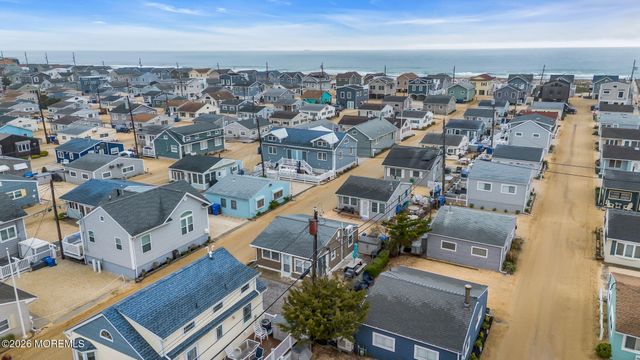 33 E Bonita Way, Lavallette, NJ 08735