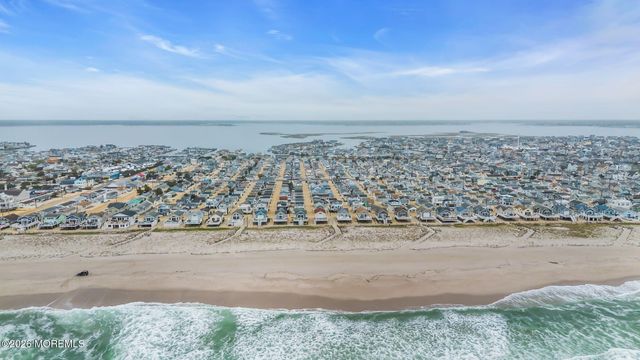 33 E Bonita Way, Lavallette, NJ 08735