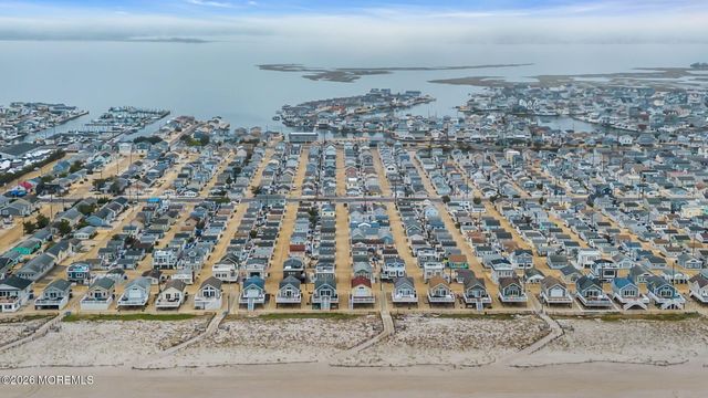 33 E Bonita Way, Lavallette, NJ 08735