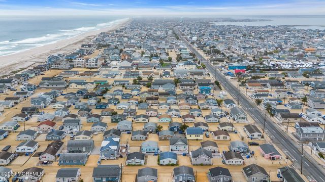 33 E Bonita Way, Lavallette, NJ 08735