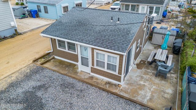 33 E Bonita Way, Lavallette, NJ 08735