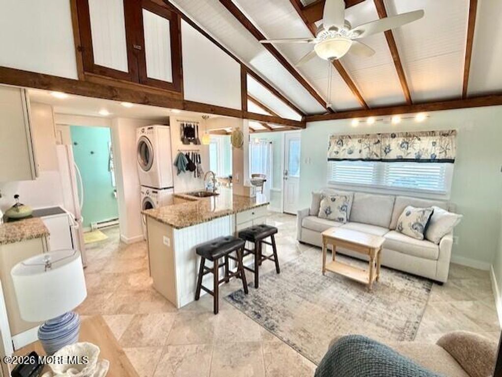 33 E Bonita Way, Lavallette, NJ 08735