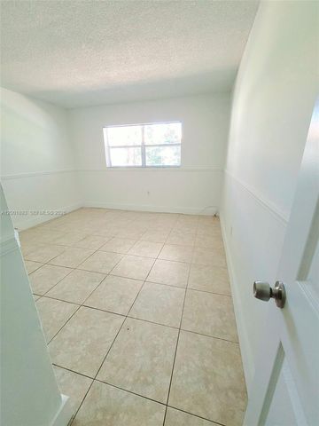 9375 Fontainebleau Blvd L107, Miami, FL 33172