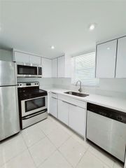 9375 Fontainebleau Blvd L107, Miami, FL 33172