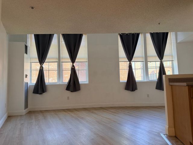 200 Market St 4505, Lowell, MA 01852