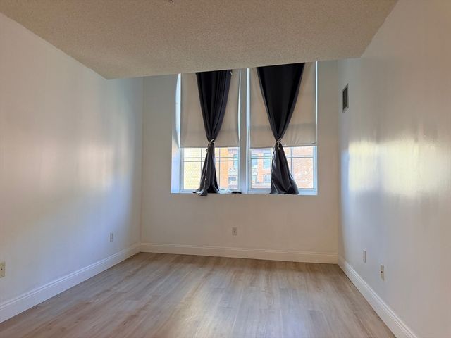 200 Market St 4505, Lowell, MA 01852