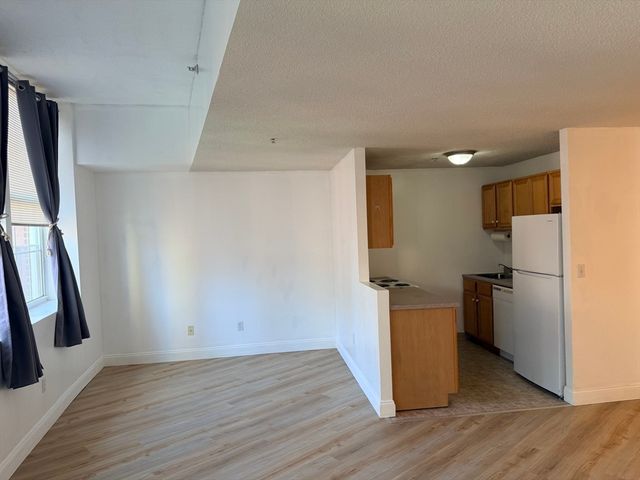 200 Market St 4505, Lowell, MA 01852