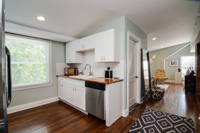 905 Fairwin Ave UPPER, Nashville, TN 37216