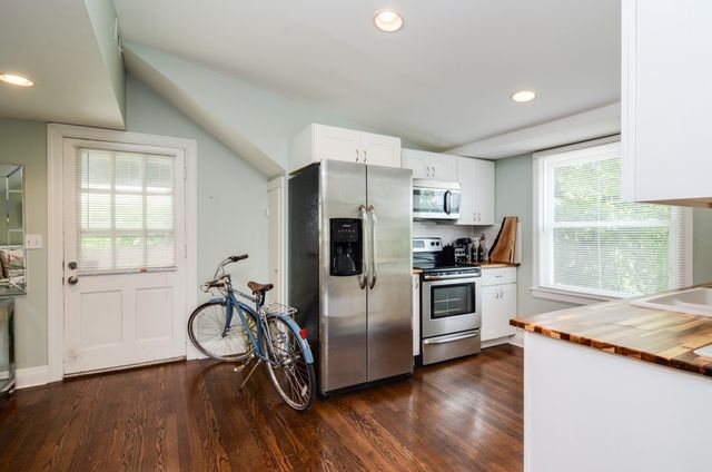 905 Fairwin Ave UPPER, Nashville, TN 37216