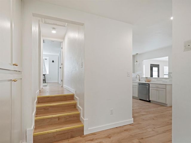 6801 Trenton Road, Nichols Hills, OK 73116
