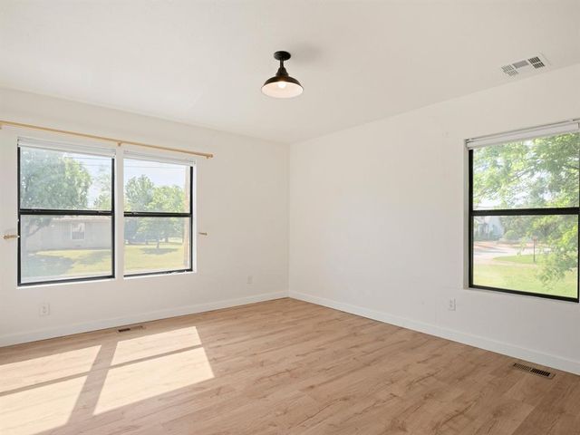 6801 Trenton Road, Nichols Hills, OK 73116
