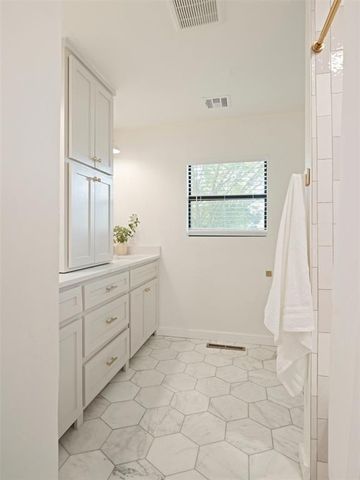 6801 Trenton Road, Nichols Hills, OK 73116
