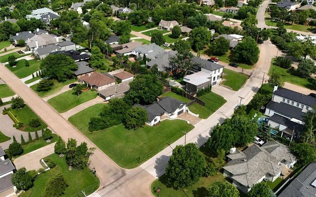6801 Trenton Road, Nichols Hills, OK 73116
