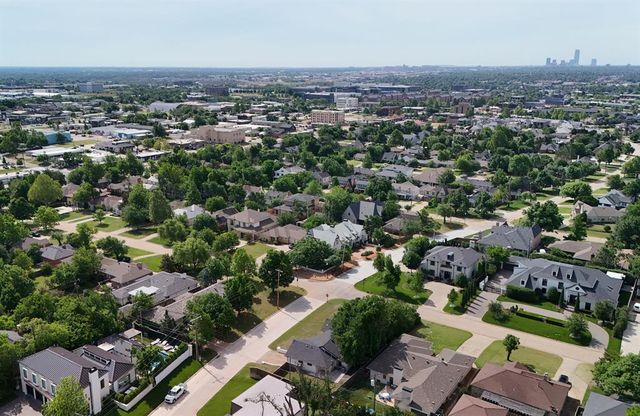 6801 Trenton Road, Nichols Hills, OK 73116