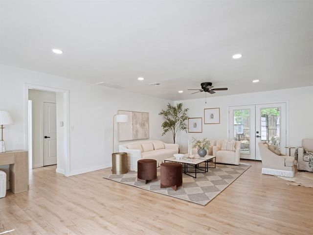 6801 Trenton Road, Nichols Hills, OK 73116
