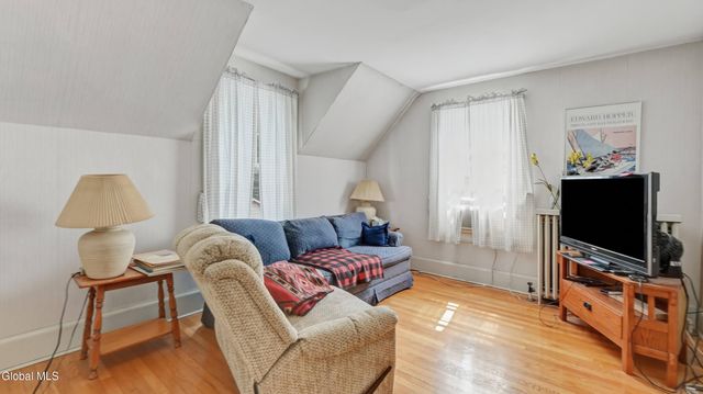 1169 Oxford Place, Schenectady, NY 12308