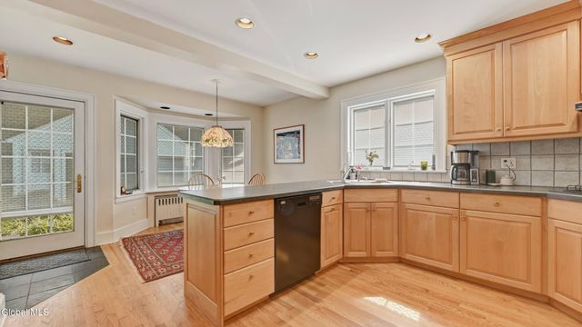 1169 Oxford Place, Schenectady, NY 12308
