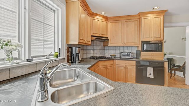 1169 Oxford Place, Schenectady, NY 12308