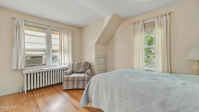 1169 Oxford Place, Schenectady, NY 12308