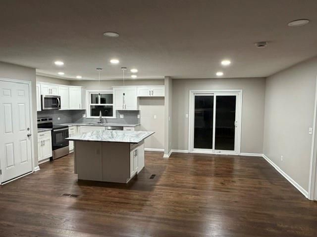 1202 E Ridgeway Drive, Olathe, KS 66106