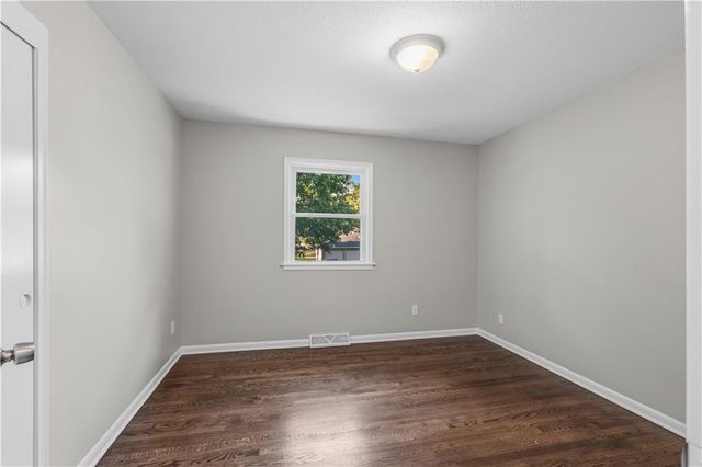 1202 E Ridgeway Drive, Olathe, KS 66106